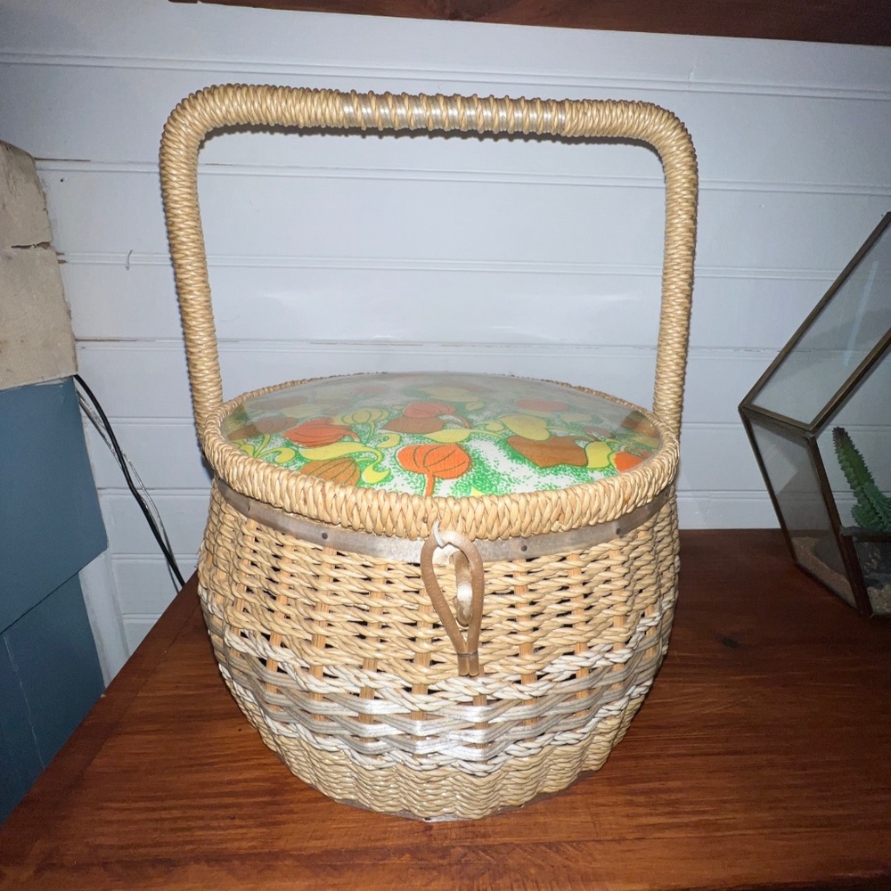 Sewing basket